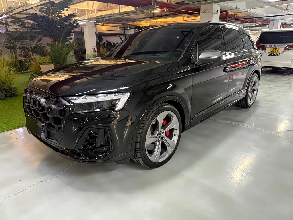 Audi SQ7 2025 — фото 1