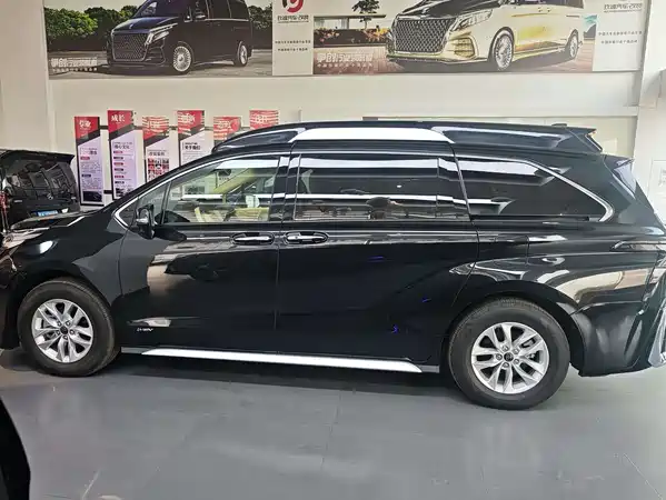 Toyota Granvia 2024