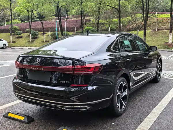 Volkswagen Passat 2023