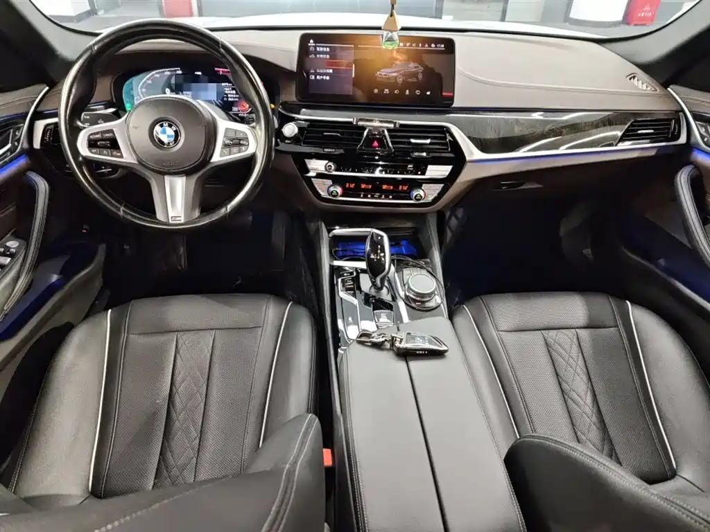 BMW 5 Series 2023 — фото 13