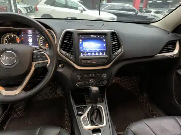 Jeep Cherokee 2017