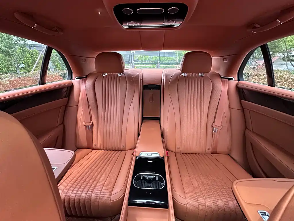Bentley Flying Spur 2019 — фото 24