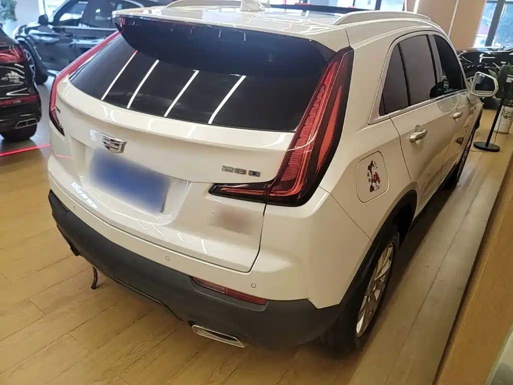 Cadillac XT4 2023 — фото 7