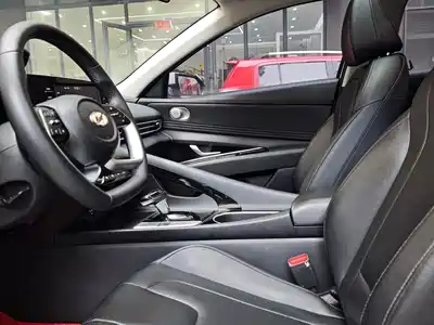 Hyundai Elantra 2023