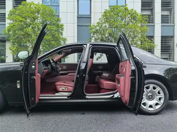 Rolls-Royce Ghost 2012
