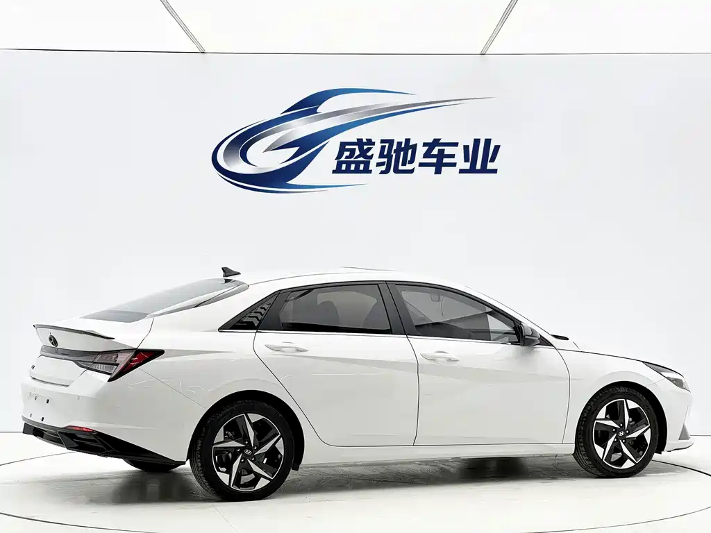 Hyundai Elantra 2023