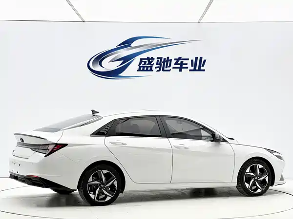 Hyundai Elantra 2023