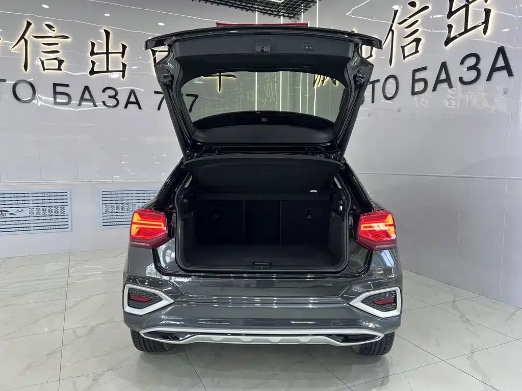 Audi Q2L 2023 — фото 15