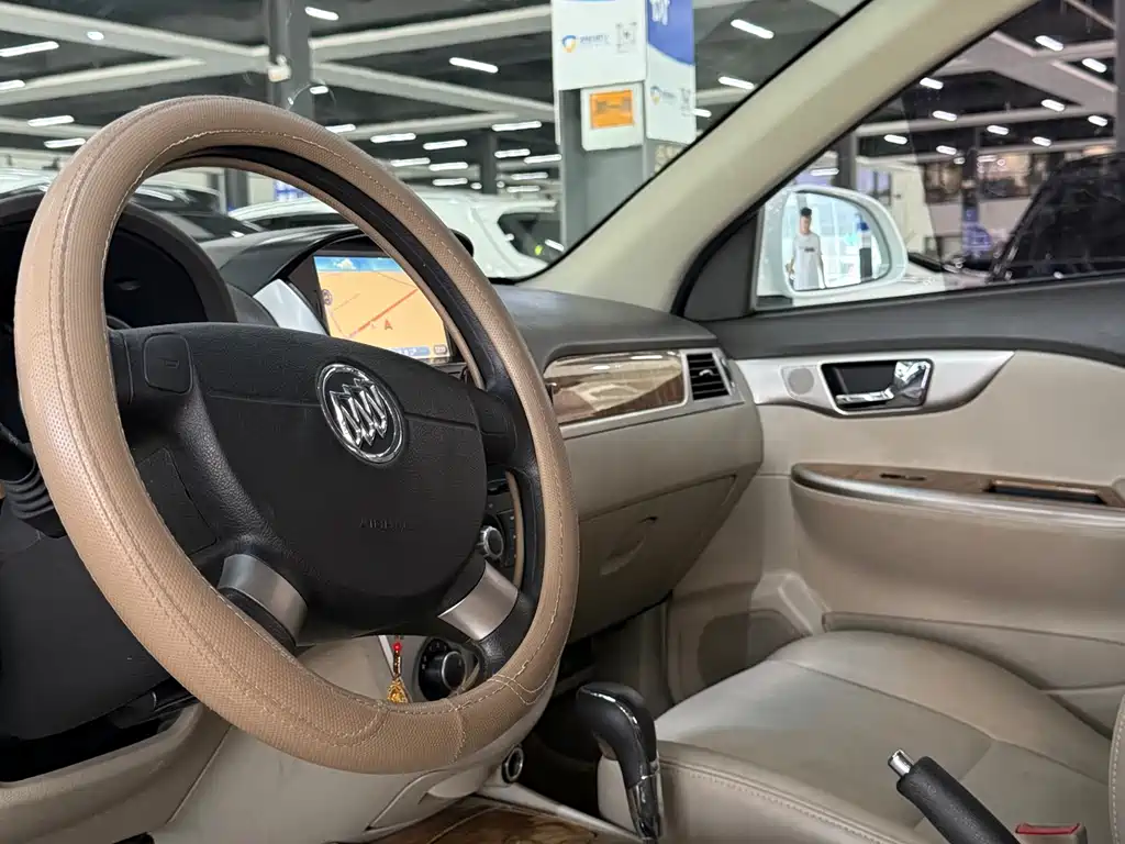 Buick Excelle 2015 — фото 8