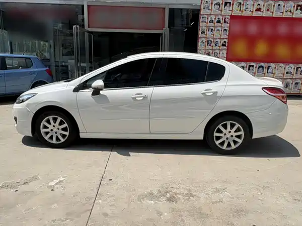 Peugeot 308 2016