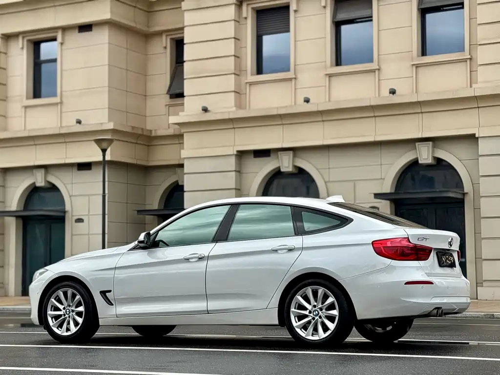 BMW 3 Series GT 2018 — фото 9