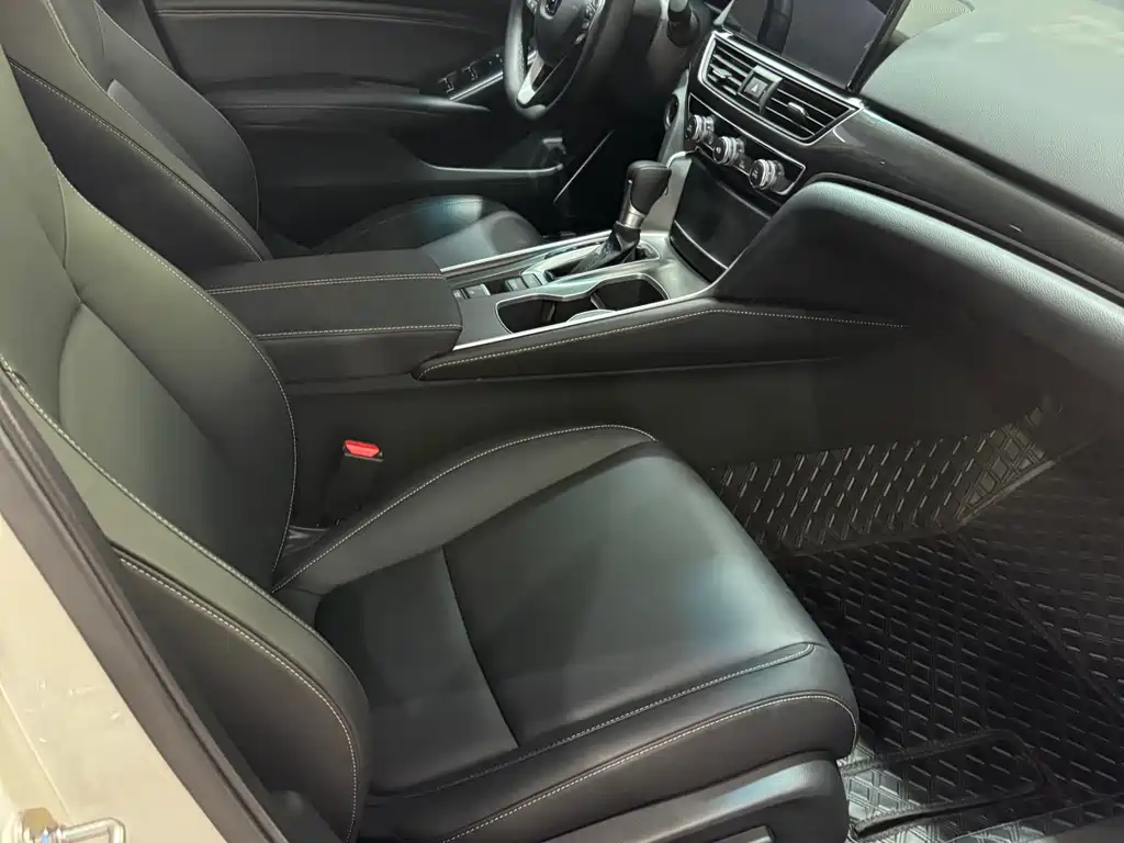 Honda Accord 2023 — фото 18