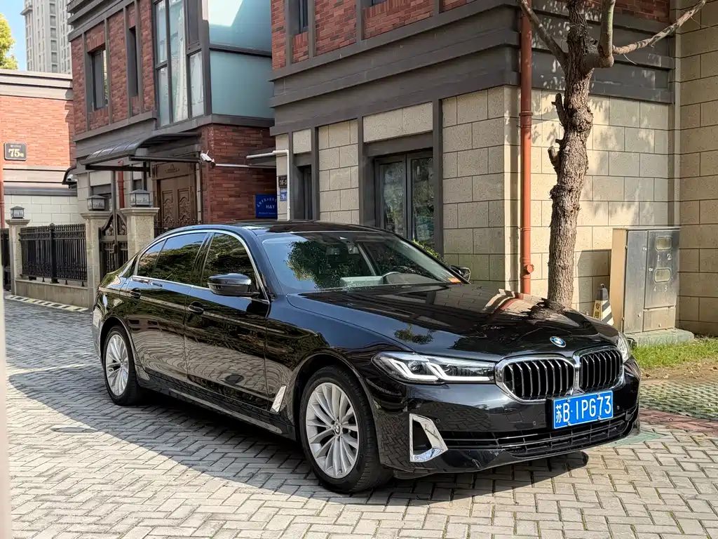 BMW 5 Series 2021 — фото 10