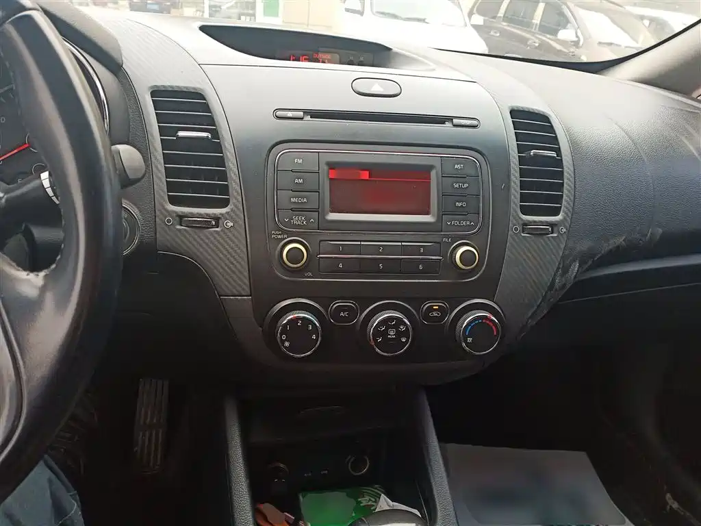 Kia K3 2015 — фото 10