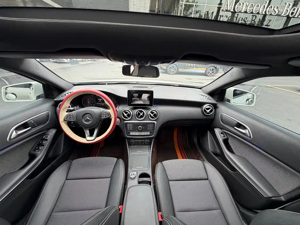Mercedes-Benz A-Class 2016 — фото 14