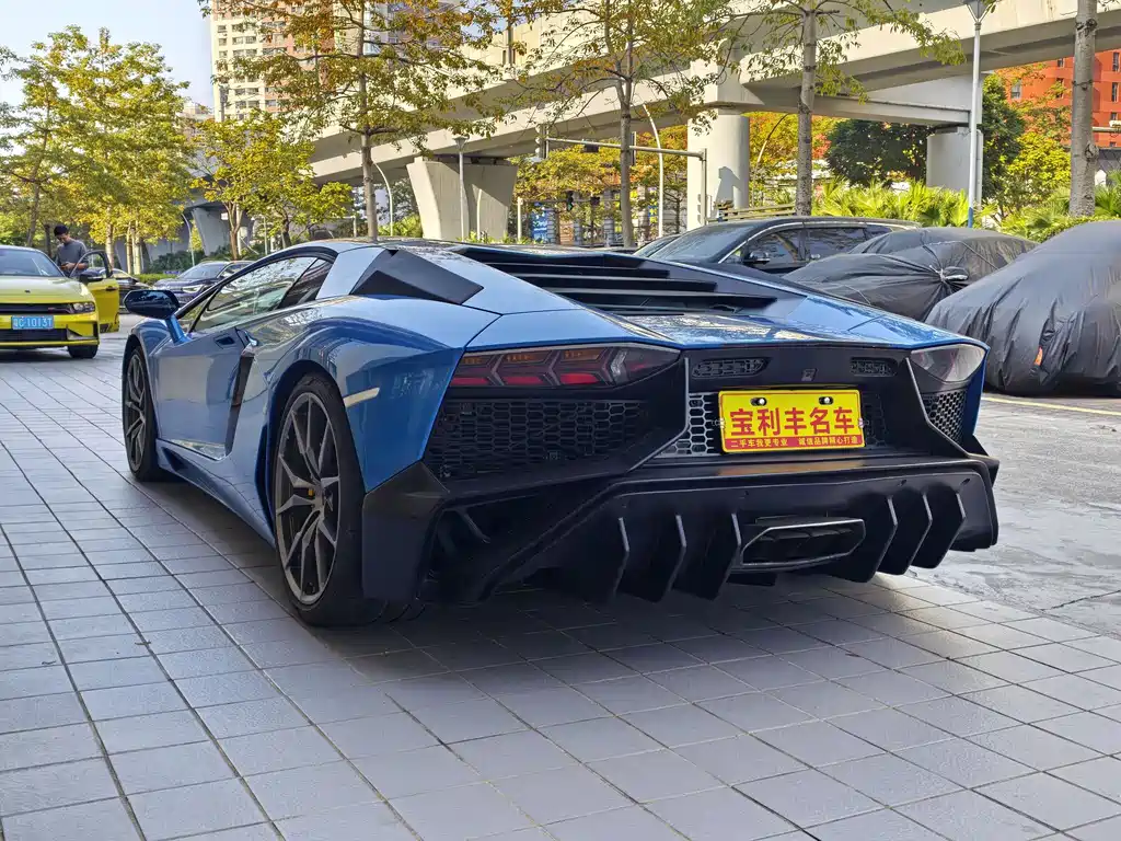Lamborghini Aventador 2014 — фото 20