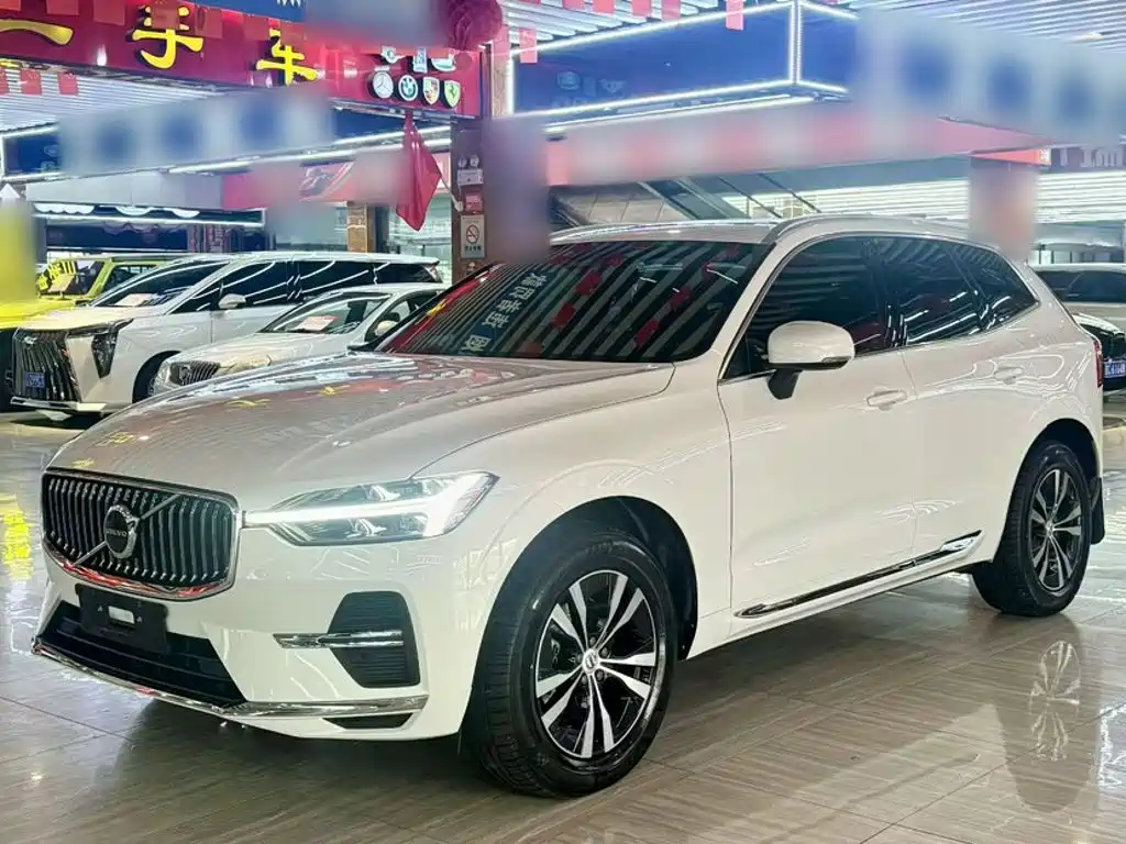 Volvo XC60 2022 — фото 2