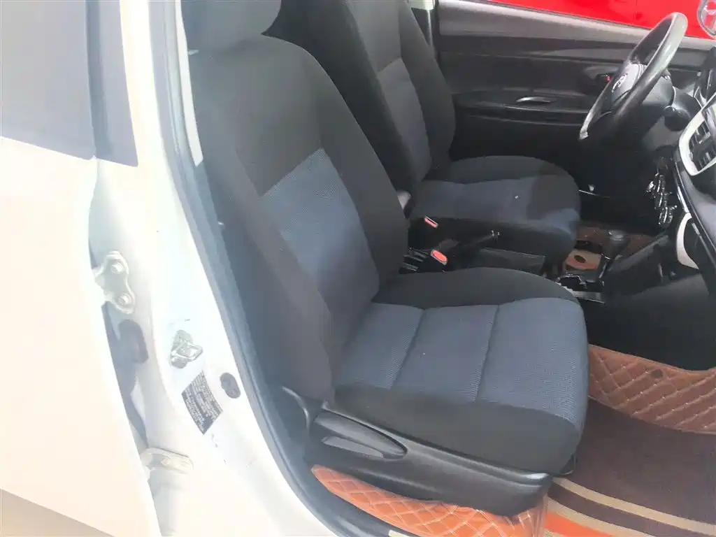 Toyota Yaris L 2019 — фото 25