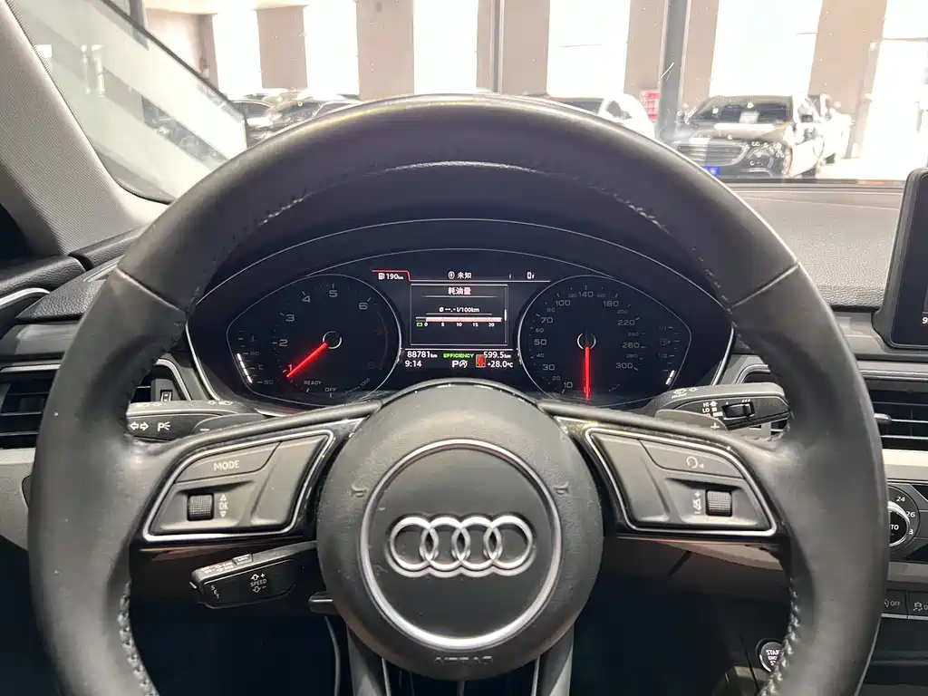 Audi A4L 2018 — фото 8