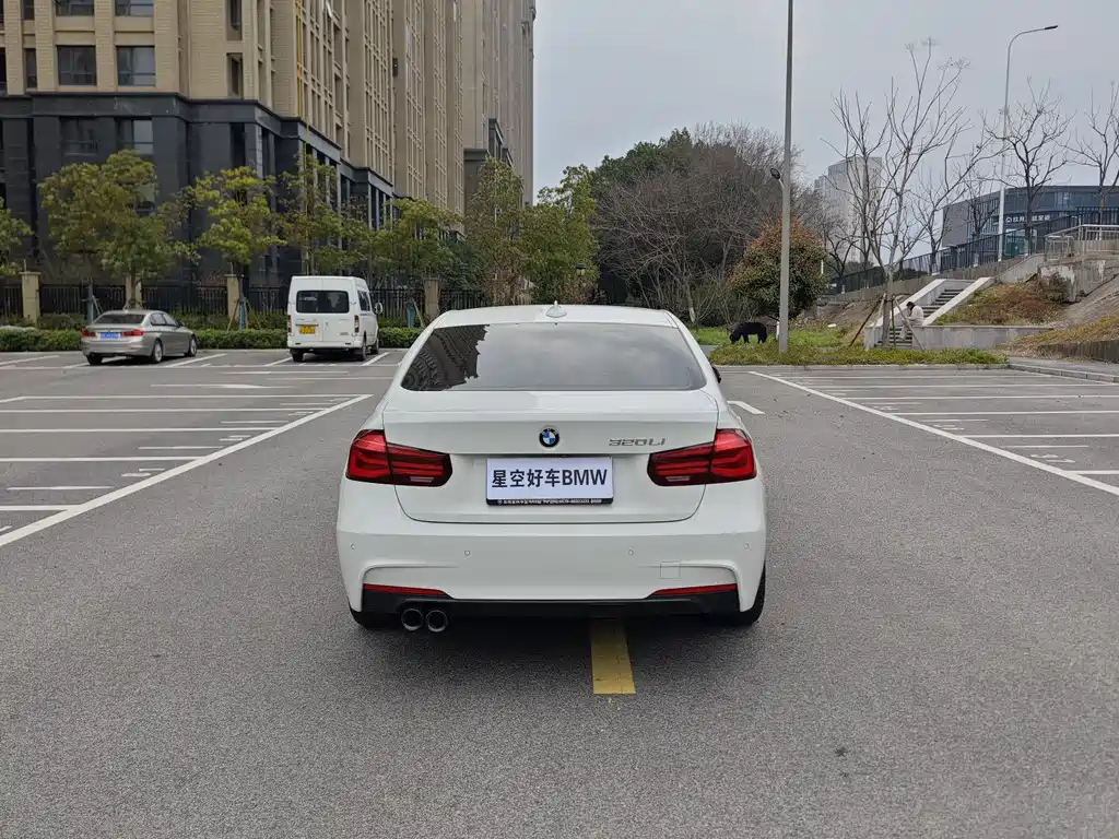 BMW 3 Series 2018 — фото 15