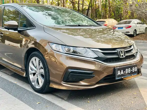 Honda Jade 2017