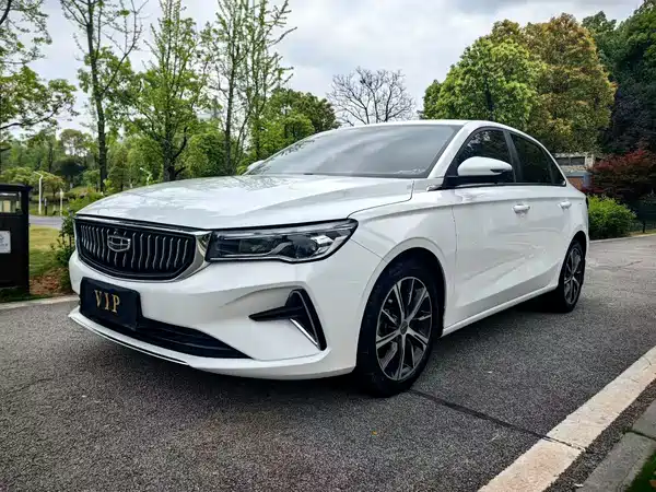 Geely Emgrand 2021