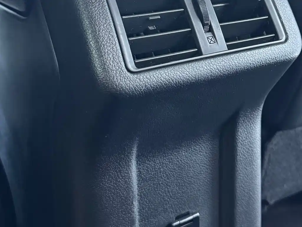 Mitsubishi Outlander 2023 — фото 11