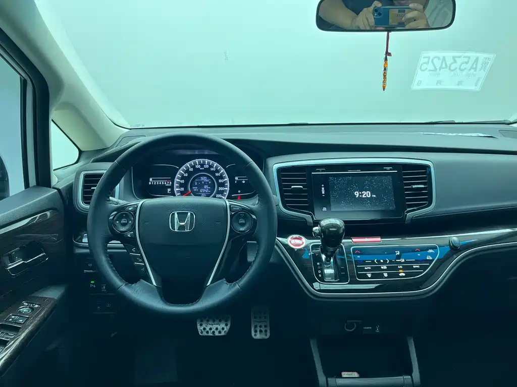 Honda Odyssey 2018 — фото 11