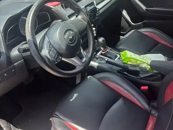 Mazda 3 Axela 2016