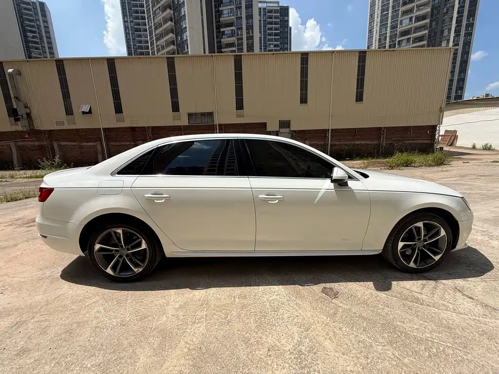 Audi A4L 2017 — фото 17