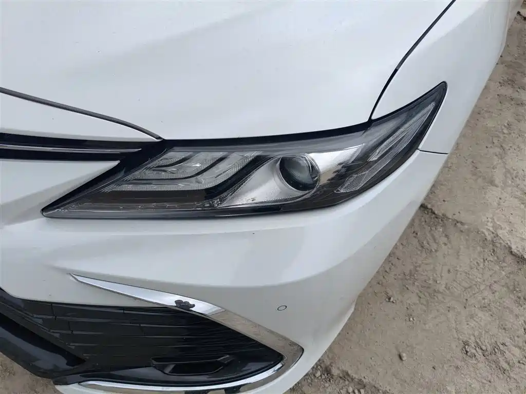 Toyota Camry 2022 — фото 24