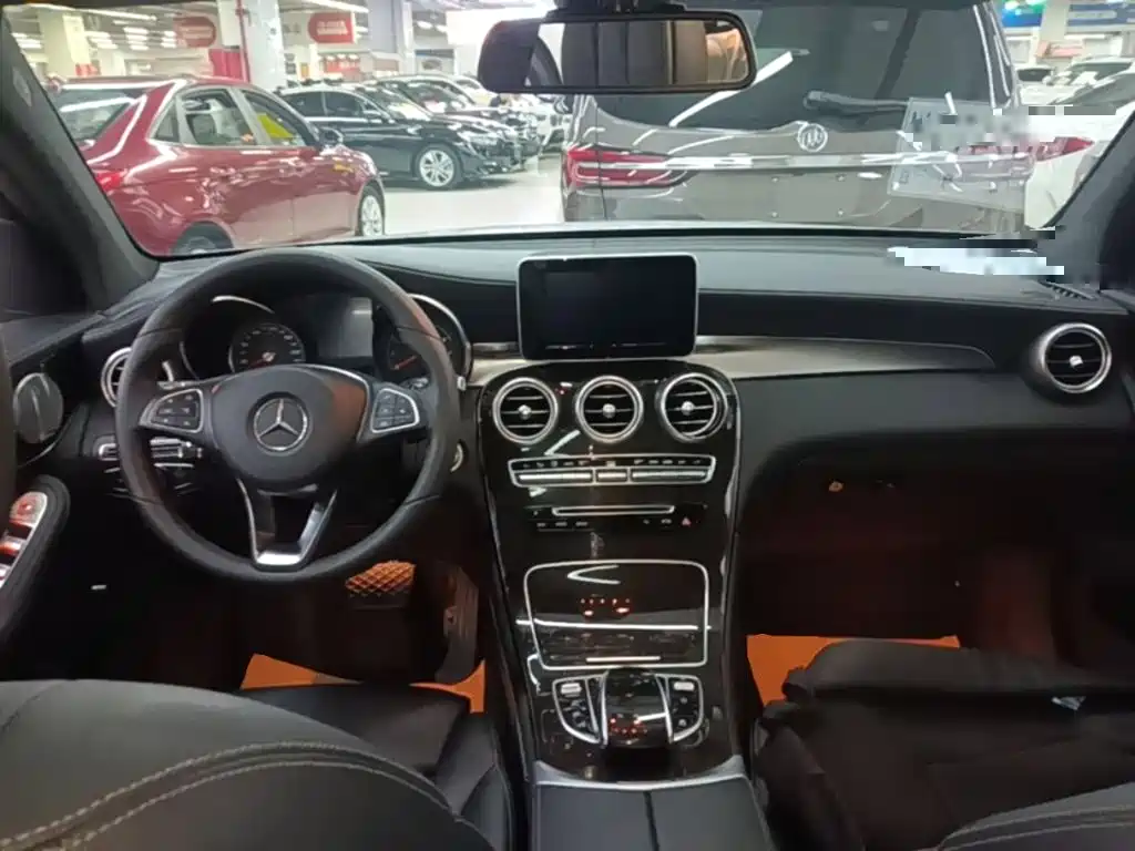 Mercedes-Benz GLC 2017 — фото 10
