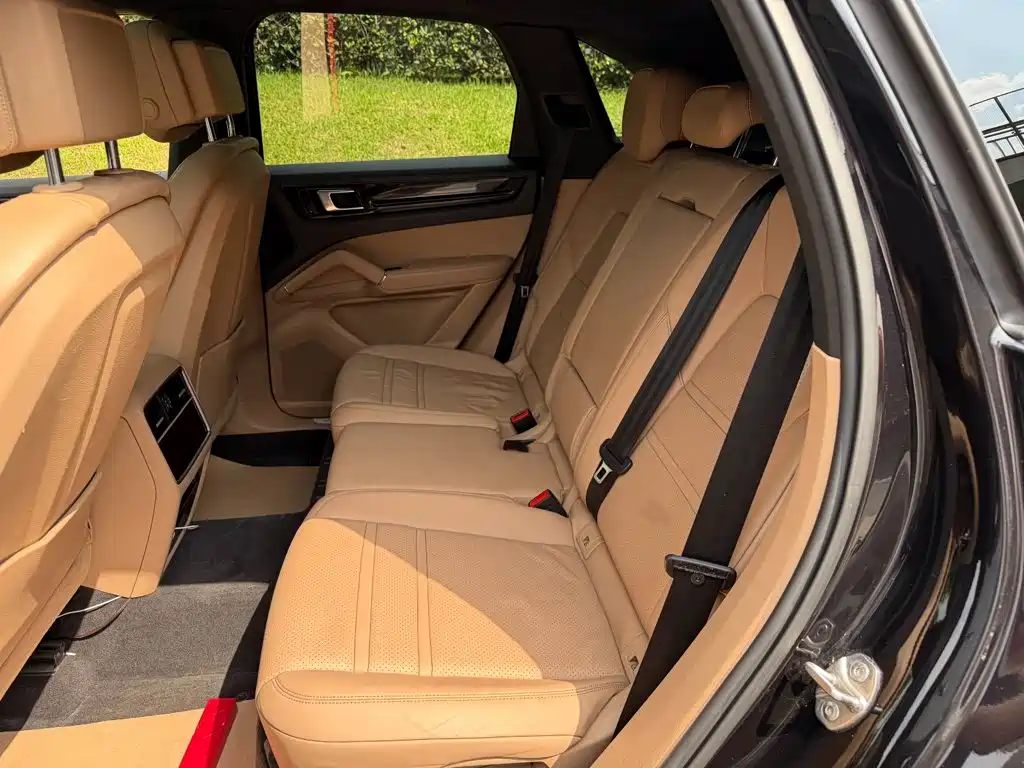 Porsche Cayenne 2019 — фото 12