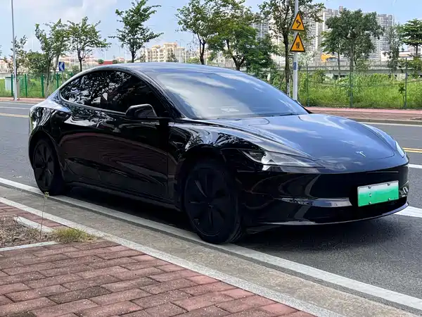 Tesla Model 3 2023