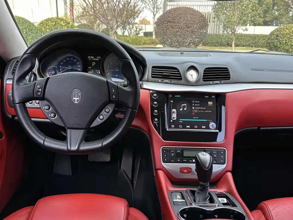 Maserati GranTurismo 2016 — фото 13