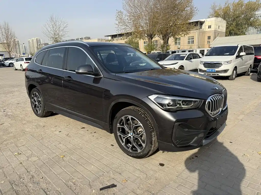 BMW X1 2022 — фото 3