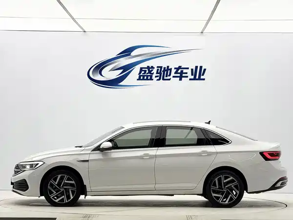 Volkswagen Sagitar 2022