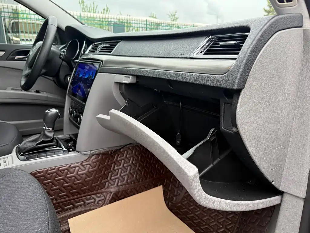 Skoda Superb 2015 — фото 20