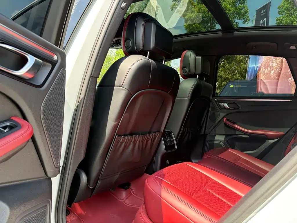 Porsche Macan 2020 — фото 10