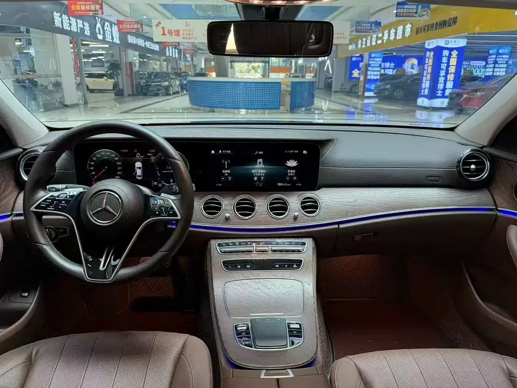 Mercedes-Benz E-Class 2023 — фото 6