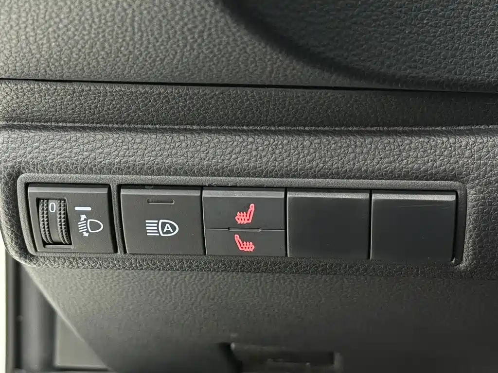 Toyota Corolla 2022 — фото 12