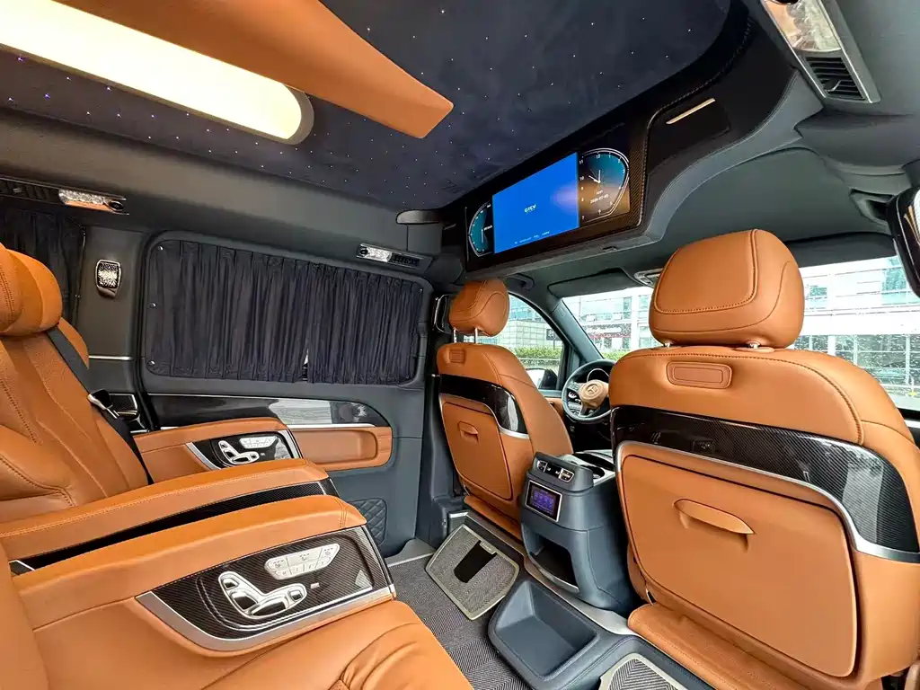 Mercedes-Benz V-Class 2023 — фото 10