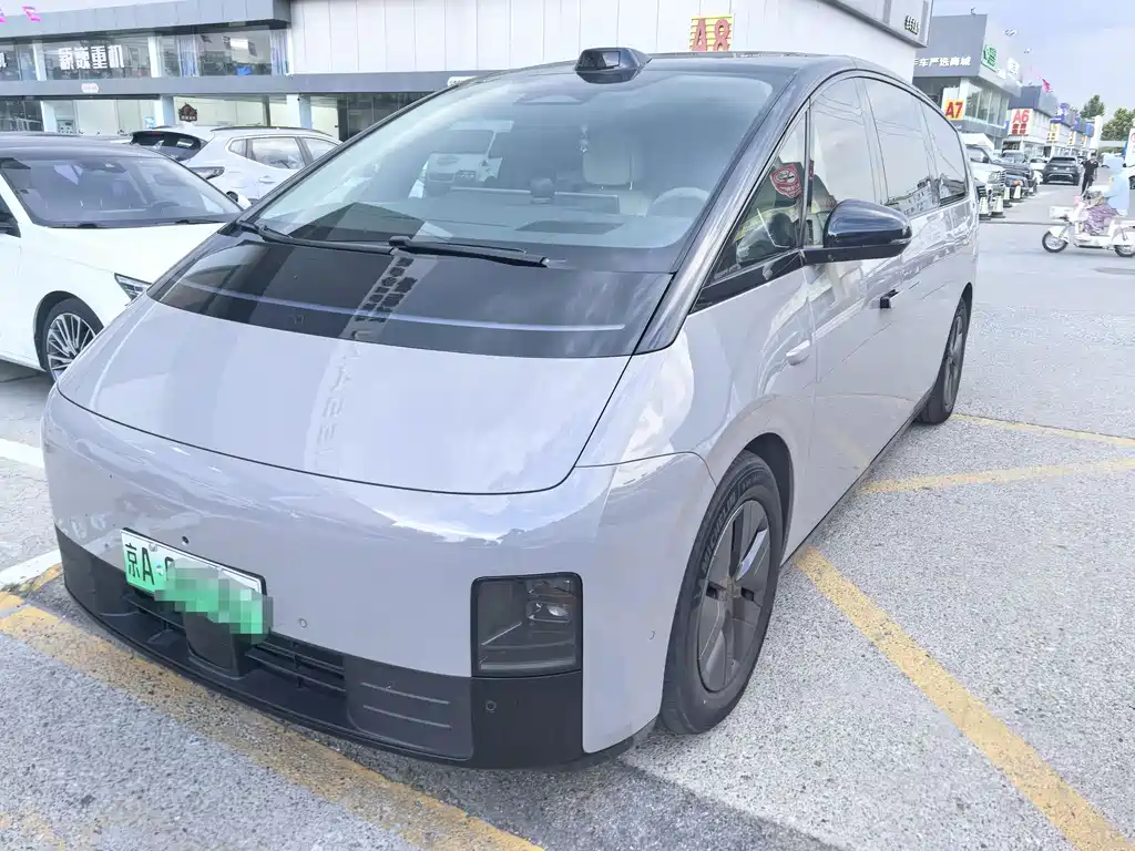 Li Auto Li MEGA 2024