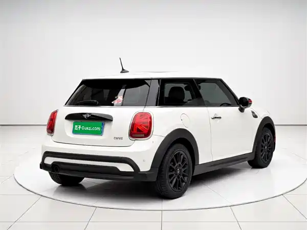 MINI MINI 2023