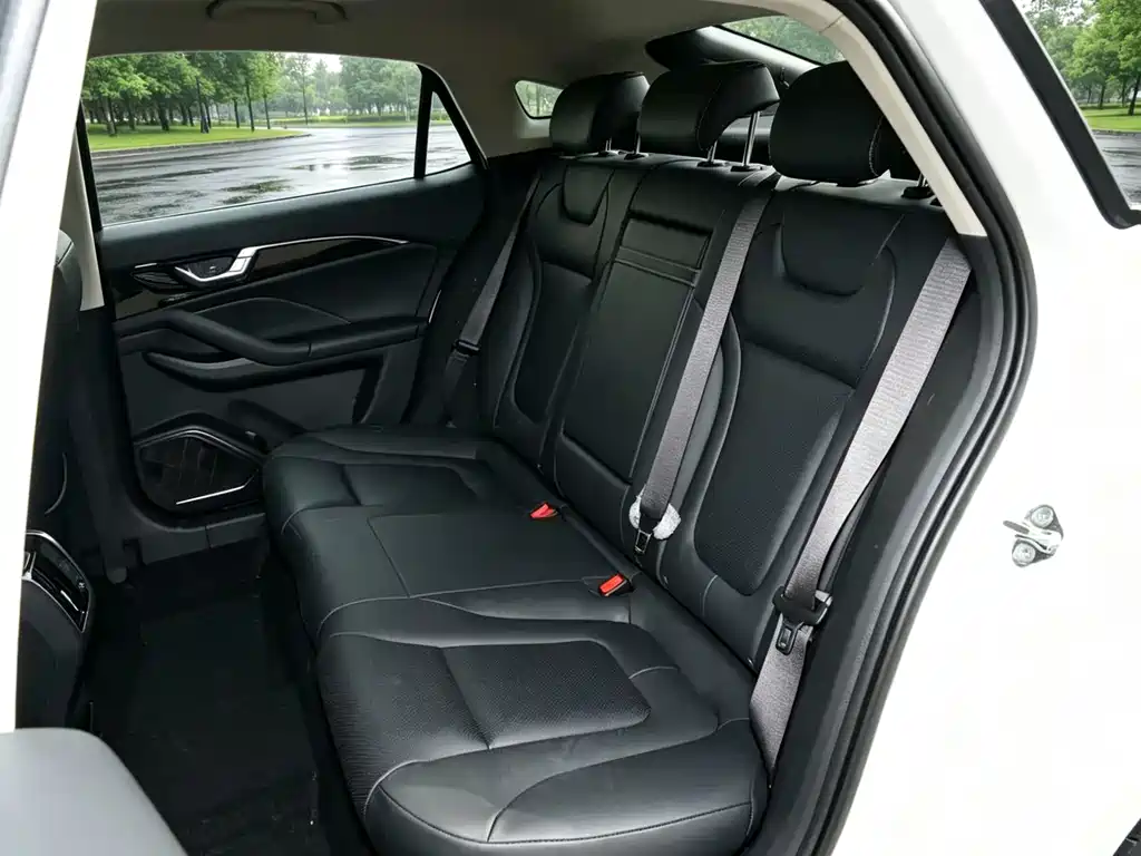 Bestune B70 2023 — фото 8
