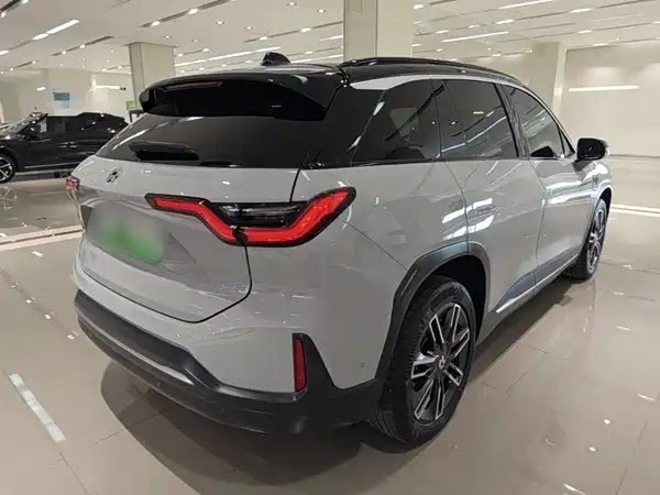 NIO ES6 2020