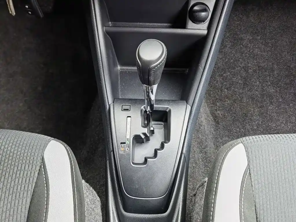 Toyota Yaris L 2022 — фото 13