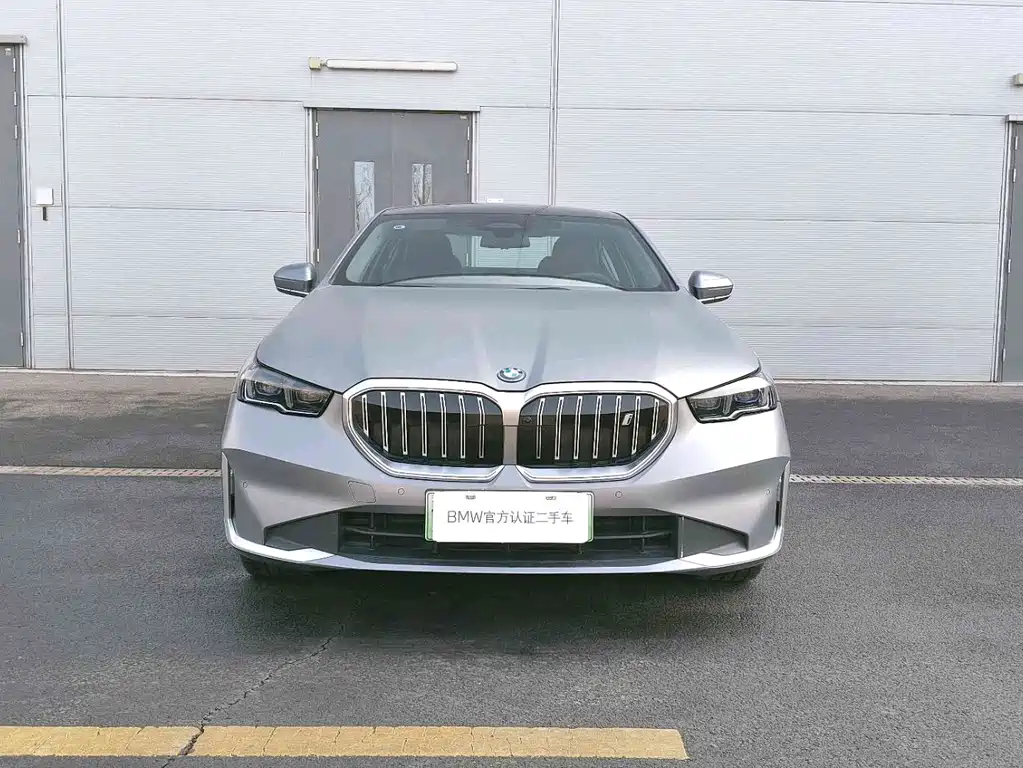 BMW i5 2025 — фото 2