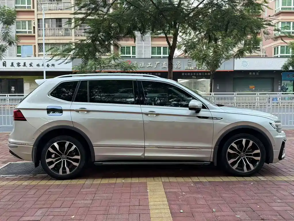 Volkswagen Tiguan L 2021