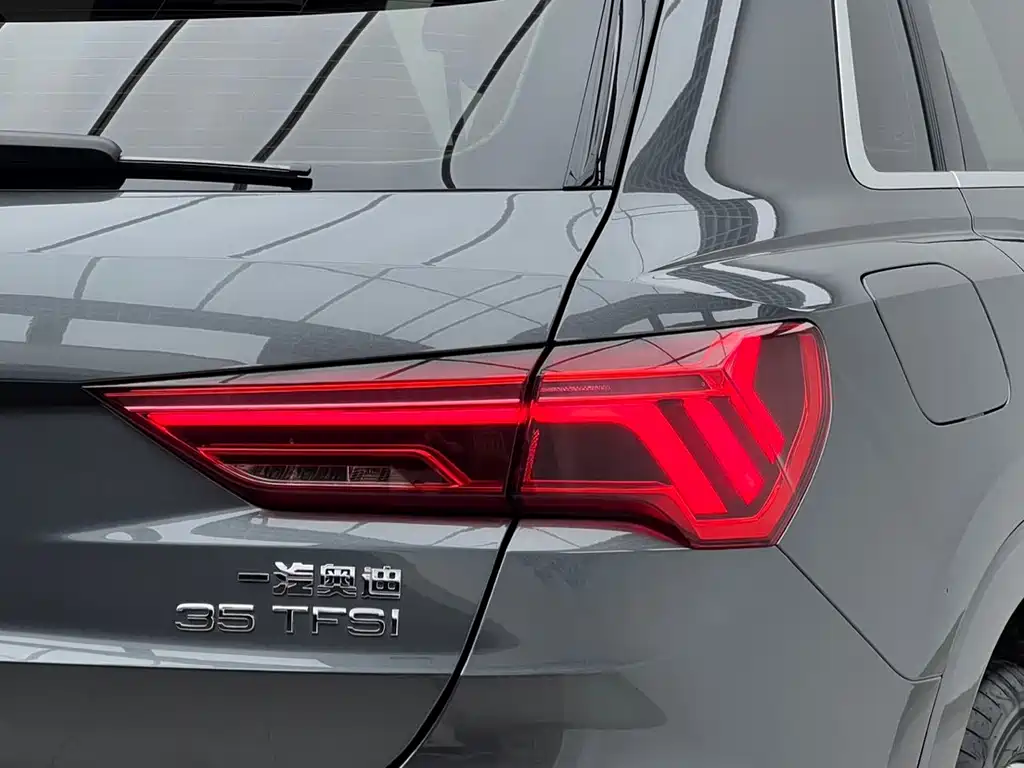 Audi Q3 2022 — фото 8